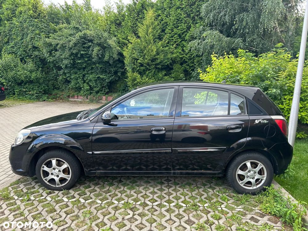 Kia Rio - 5