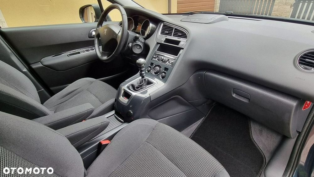 Peugeot 5008 - 11