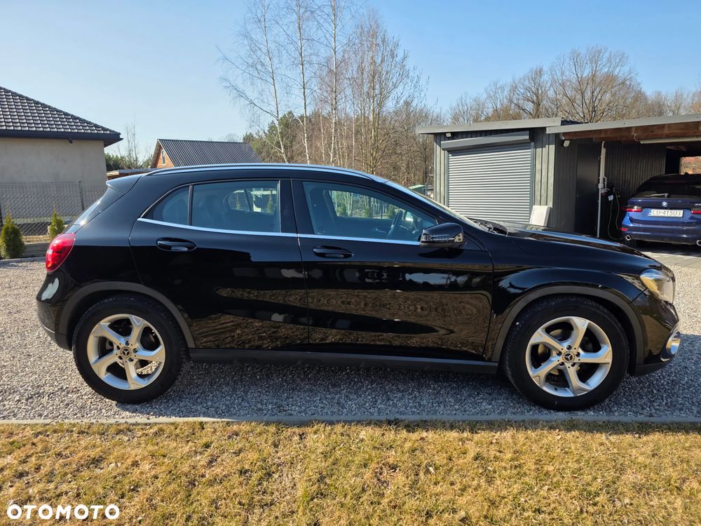 Mercedes-Benz GLA - 10