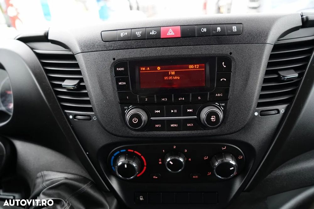 Iveco DAILY 35-140 / 4.2 M CONTAINER / LIFT / TWIN GVWR: 3500 KG / IMPORTAT - 30