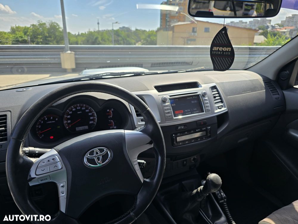 Toyota Hilux - 11