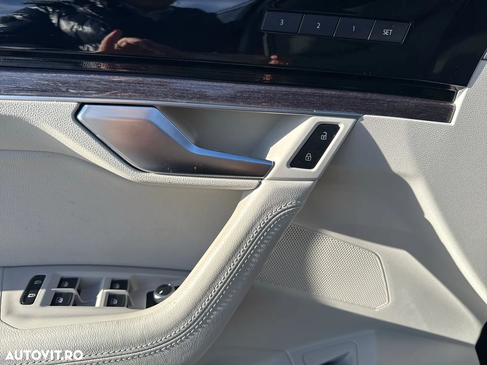 Volkswagen Touareg V6 TDI 4MOTION Elegance - 15