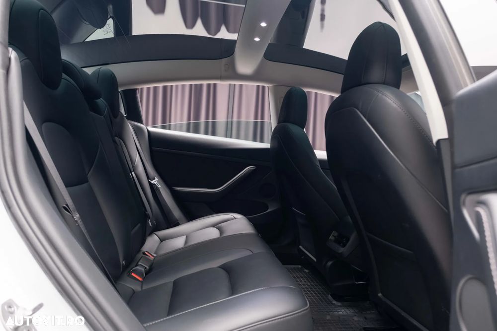 Tesla Model 3 Performance - 23