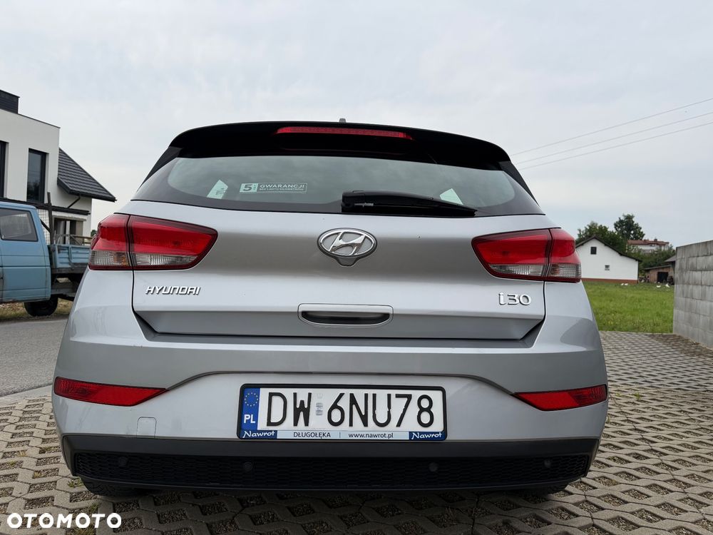 Hyundai i30 1.5 DPI Classic + - 3