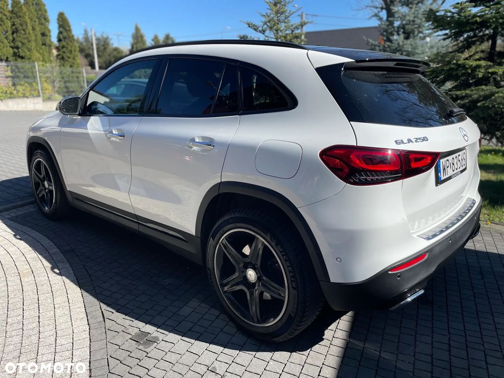 Mercedes-Benz GLA 250 4-Matic AMG Line - 6