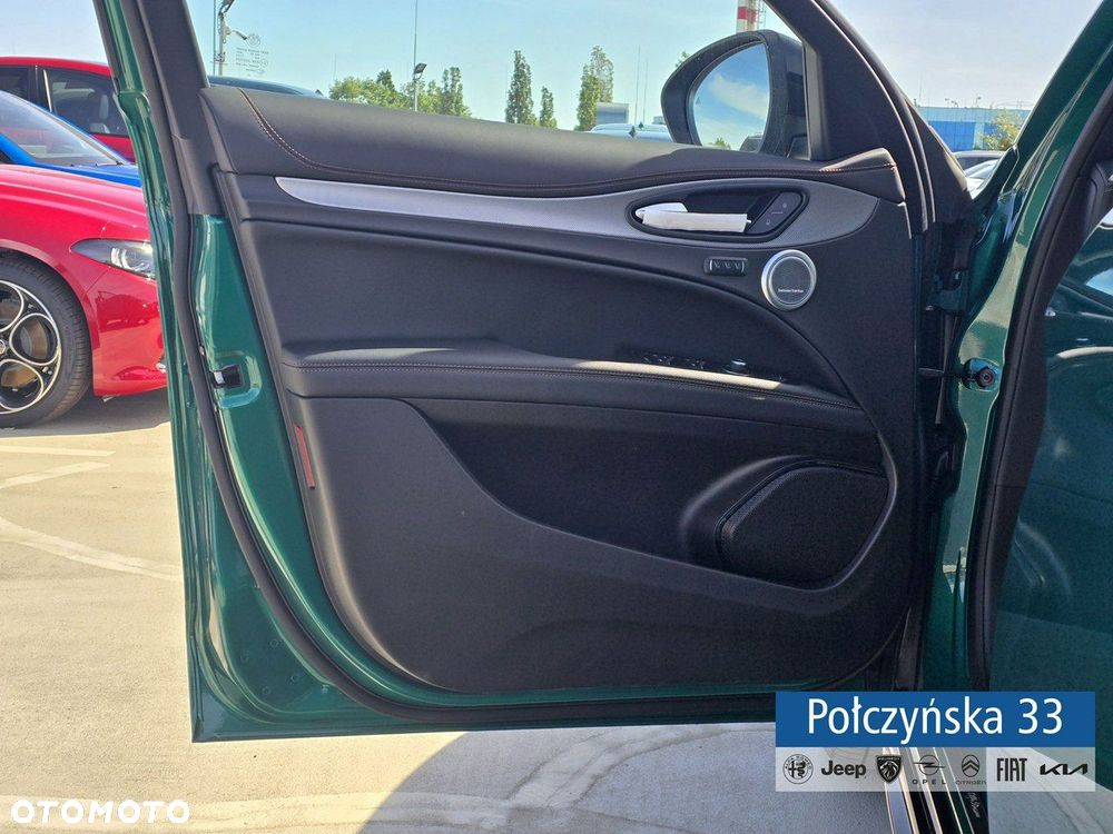 Alfa Romeo Stelvio - 12