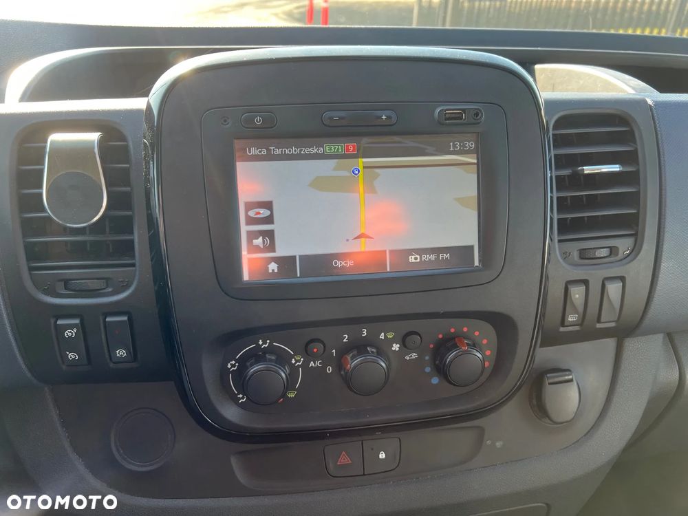 Opel Vivaro - 11