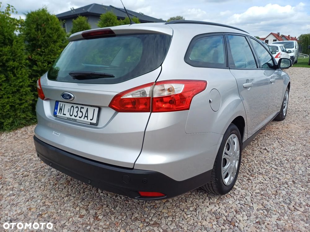 Ford Focus 1.6 Ambiente - 14