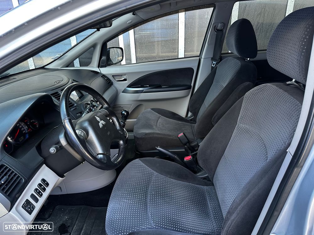 Mitsubishi Grandis 2.0 DI-D Sport - 14