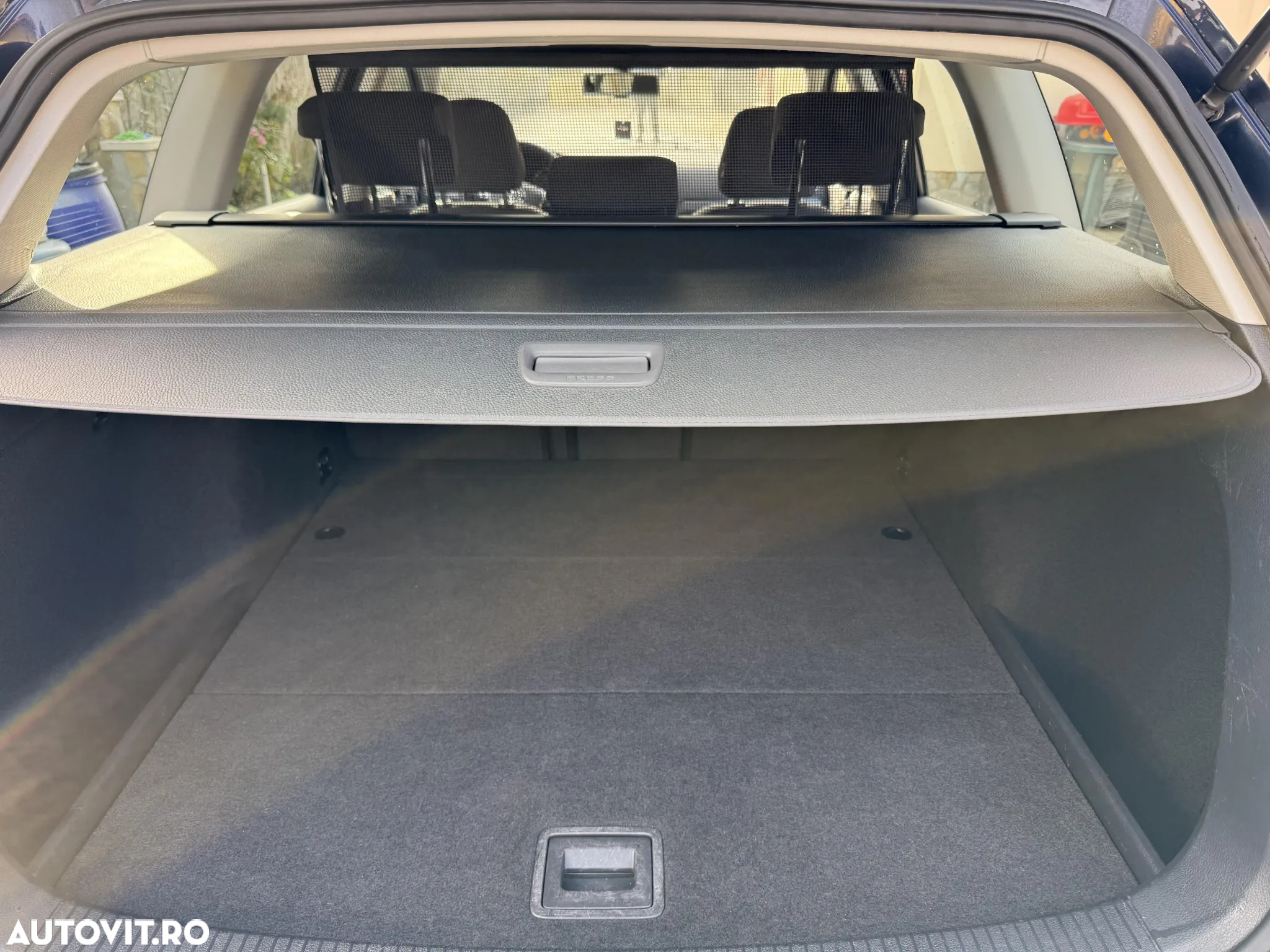 Volkswagen Golf 1.6 TDI DPF DSG BlueMotion Technology Trendline - 21