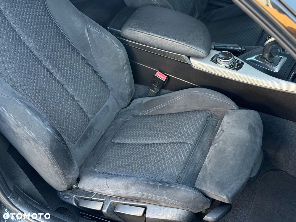 BMW Seria 2 220d - 36