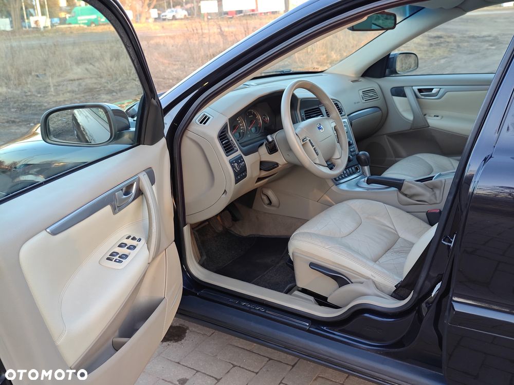Volvo V70 D Summum - 9