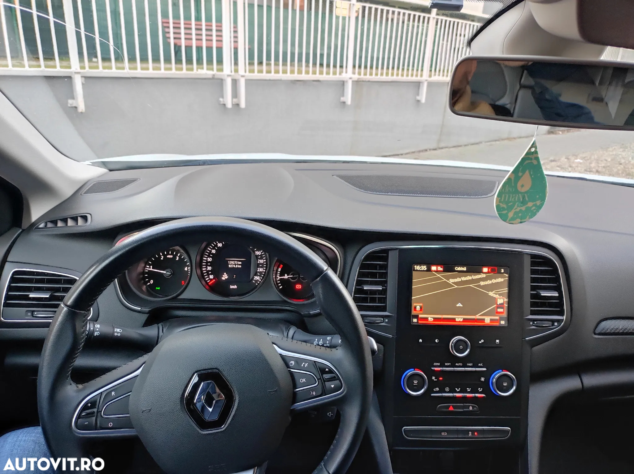 Renault Megane BLUE dCi 115 ZEN - 21