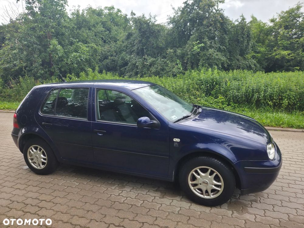 Volkswagen Golf - 4