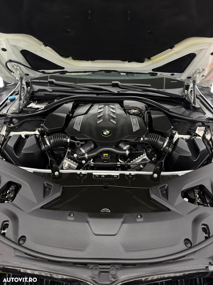 BMW M8 M850i xDrive - 9