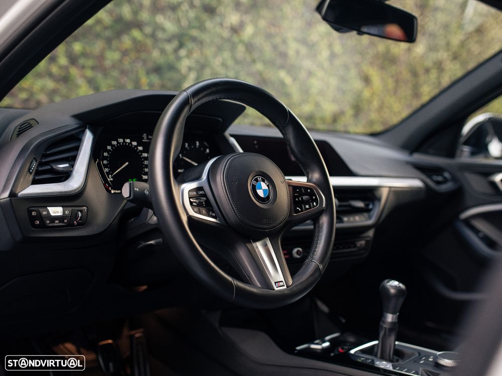 BMW 116 d Pack Desportivo M - 29