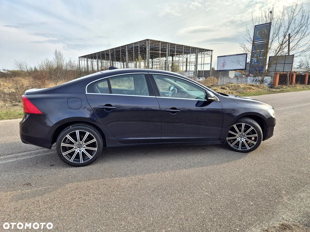 Volvo S60 D2 Momentum - 4
