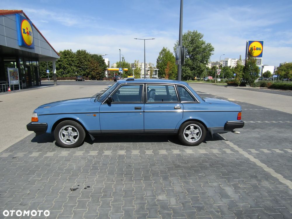 Volvo Seria 200 - 1