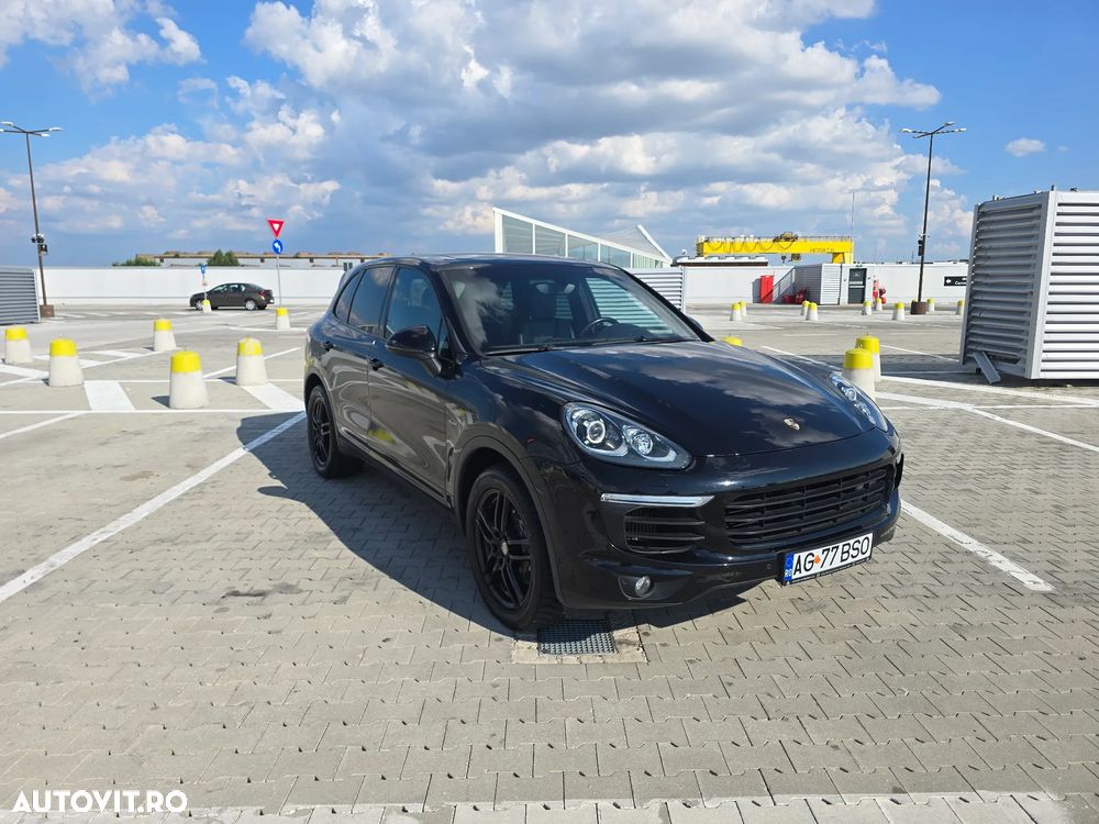 Porsche Cayenne - 1