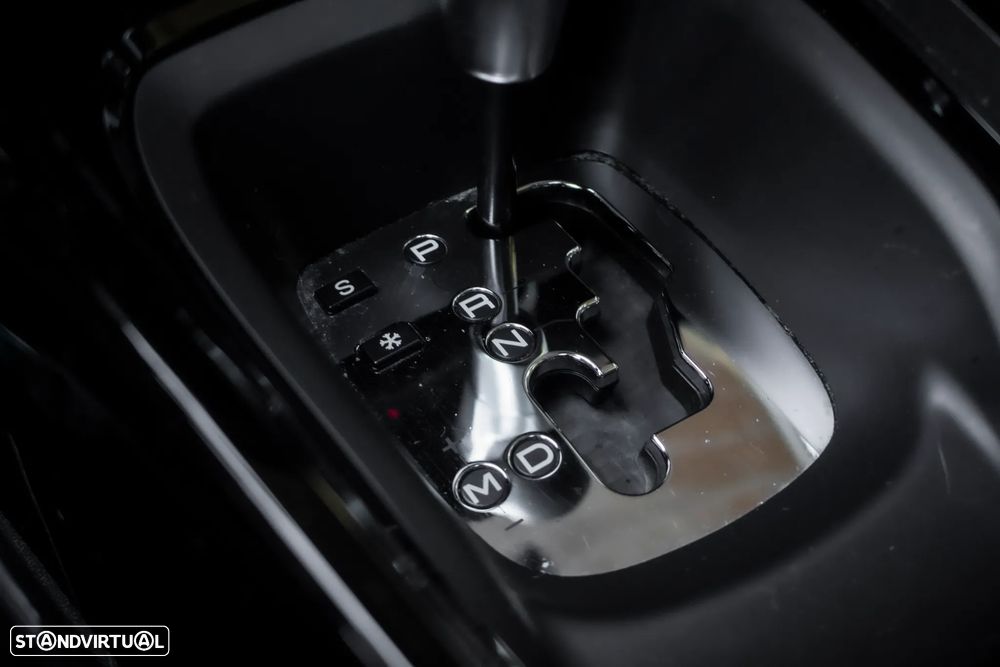 Peugeot 2008 1.2 PureTech GT Line EAT6 - 19