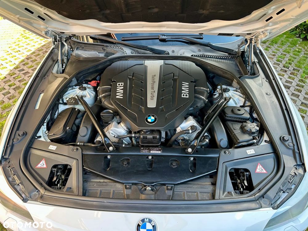 BMW Seria 5 550i xDrive Sport-Aut - 20
