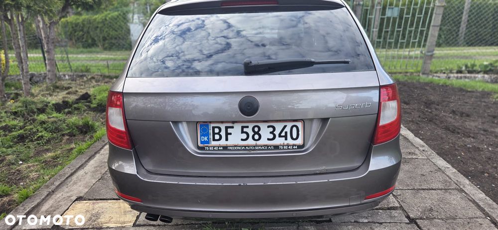 Skoda Superb 2.0 TDI DSG Comfort - 14