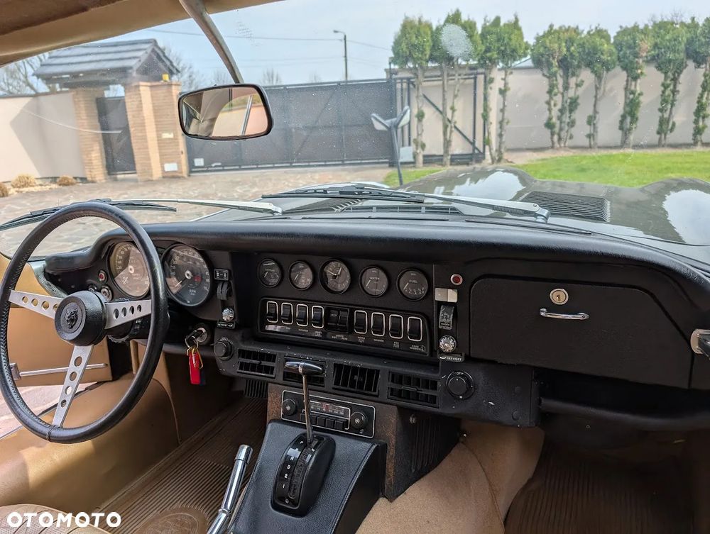 Jaguar E-Type - 10