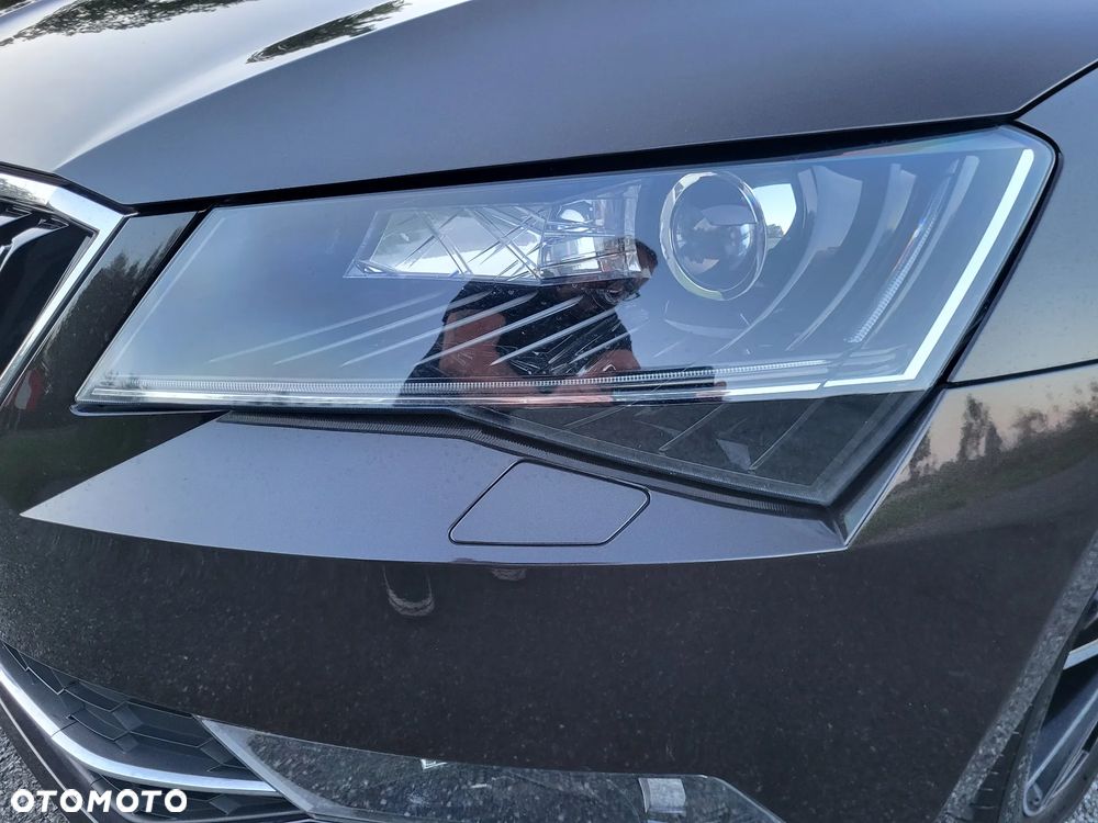 Skoda Superb 2.0 TDI 4x4 Premium Edition - 9