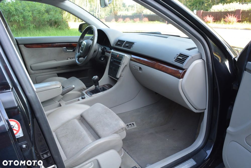 Audi A4 Avant 2.5 TDI - 17