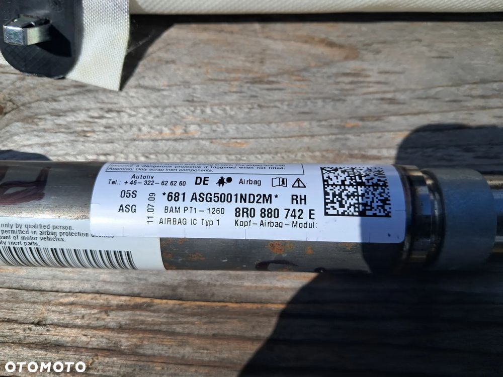 Audi Q5 8R kurtyna poduszka prawa 8R0880742E - 2