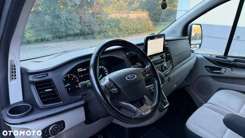 Ford Tourneo Custom - 21