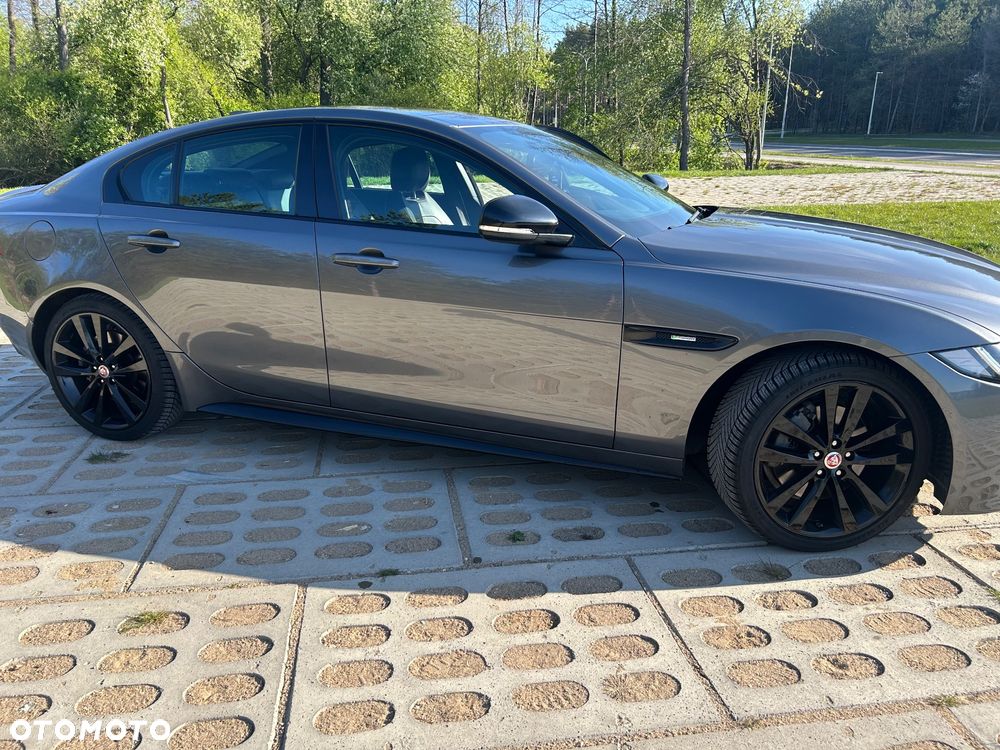 Jaguar XE - 11