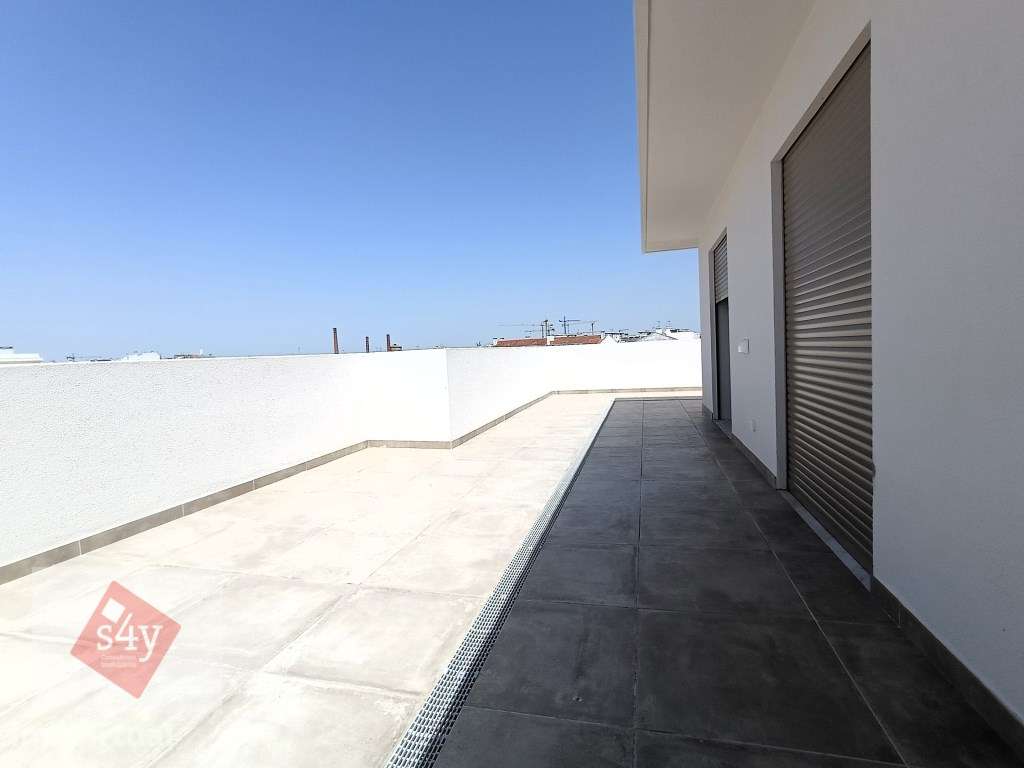 Dúplex com Terraço e Garagem Box! - Grande imagem: 4/26