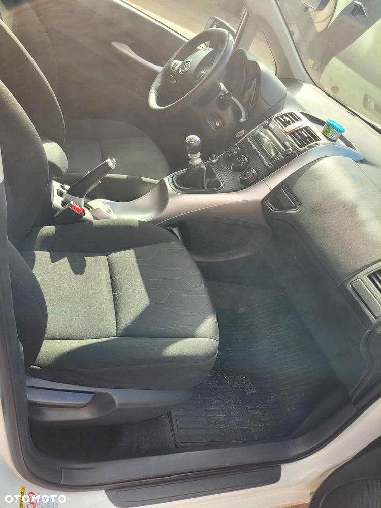 Toyota Auris 1.4 D-4D Active - 12