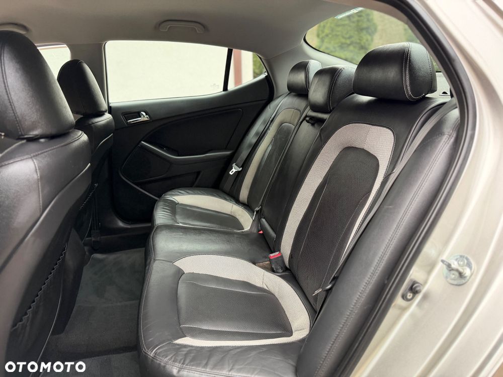 Kia Optima 1.7 CRDI EcoDynamics Edition 7 - 24