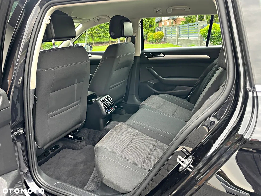 Volkswagen Passat Variant 2.0 TDI DSG (BlueMotion Technology) Comfortline - 25