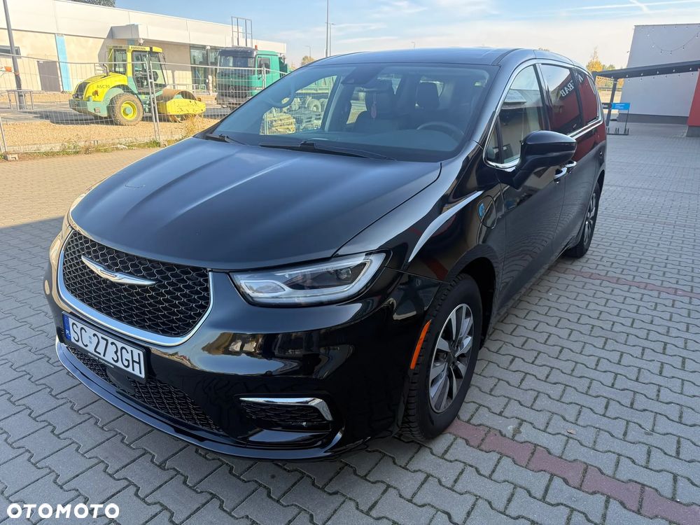 Chrysler Pacifica - 36