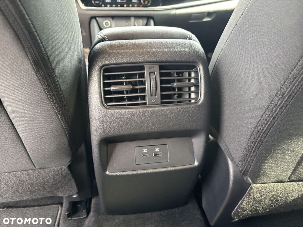 Nissan Qashqai 1.3 DIG-T mHEV N-Connecta Xtronic - 24