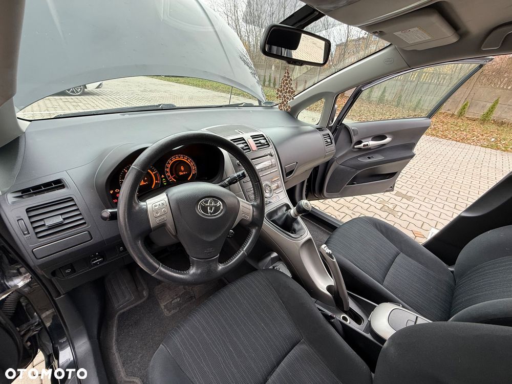 Toyota Auris 2.0 D-4D Luna - 22