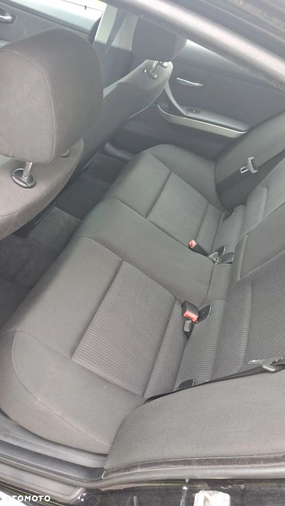 BMW Seria 3 320i - 9