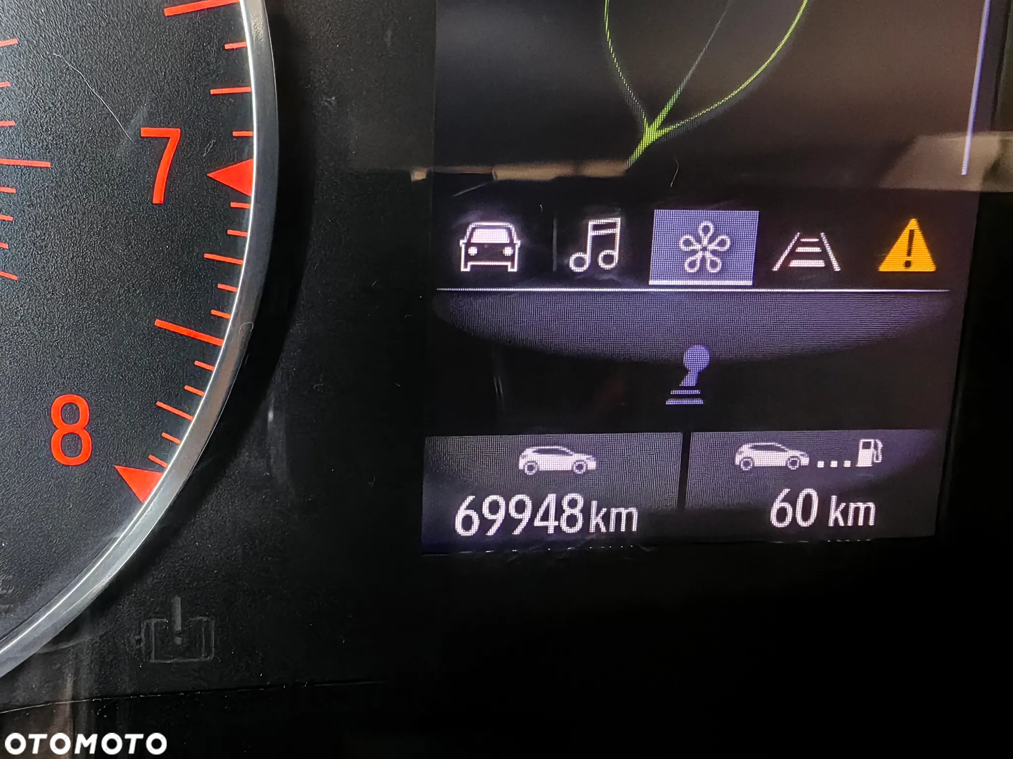 Renault Clio TCe 100 BUSINESS EDITION - 24