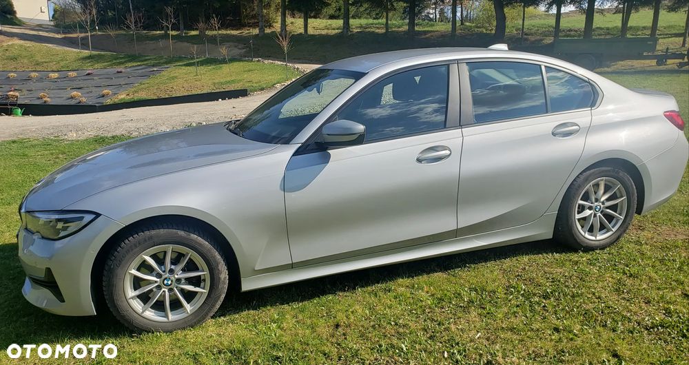 BMW Seria 3 318d - 4