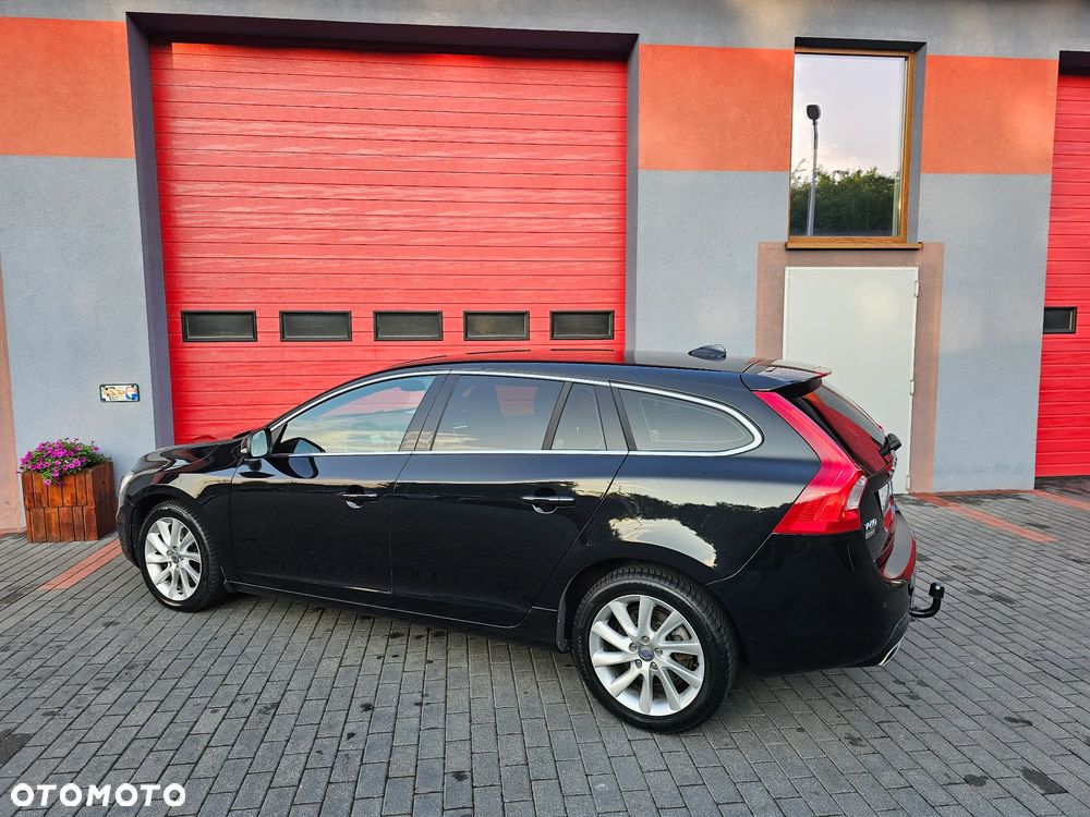 Volvo V60 D4 Drive-E Momentum - 22