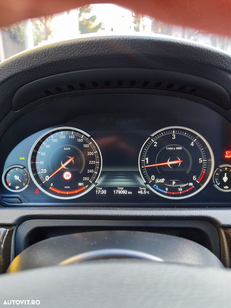 BMW Seria 5 530d xDrive Aut. Luxury Line - 28