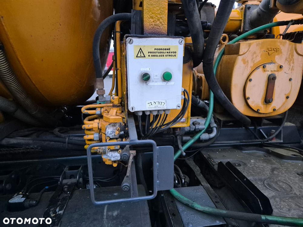 Renault PREMIUM DXI LANDER D 370 / WÓŻ ASENIZACYJNY / 12M3 / 3M3 WODA / WUKO / POMPY JUROP / JEDEN WŁAŚCICIEL / EURO 4 / SERWISOWANY / MOCNA POMPA / ADR - 29