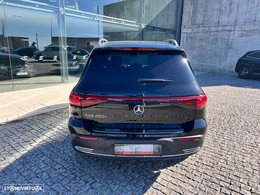 Mercedes-Benz EQB 250+ Progressive - 3