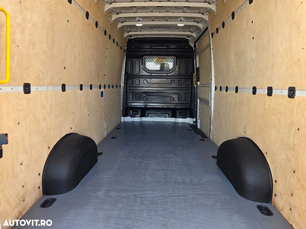 Volkswagen New Crafter Extralung L4H3 - 11