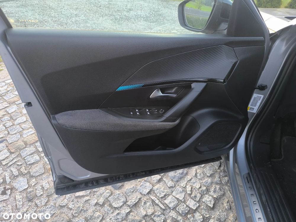 Peugeot 2008 1.2 Pure Tech GPF Style S&S - 27