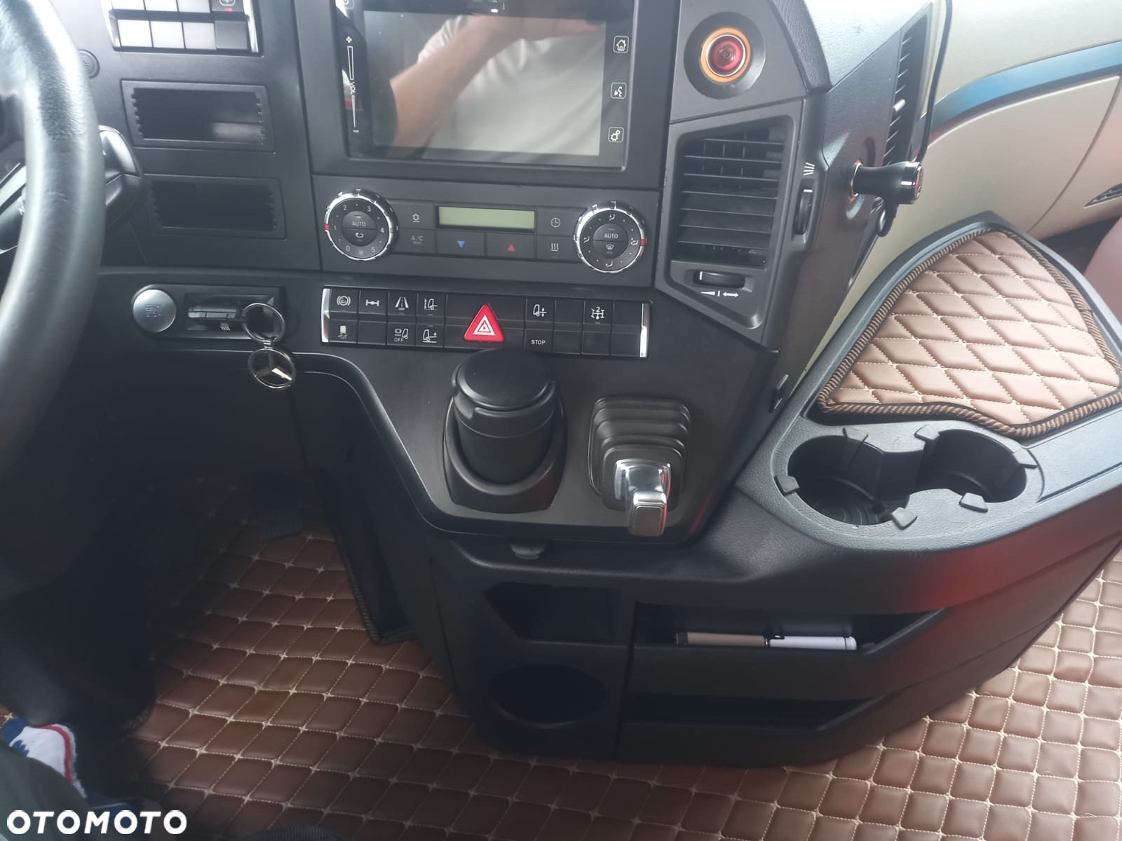 Mercedes-Benz Actros - 12