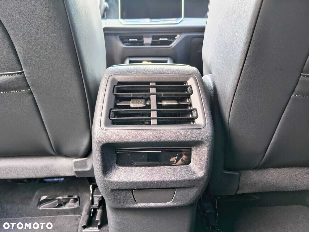Volkswagen Tiguan 1.5 eTSI Life Plus DSG - 23